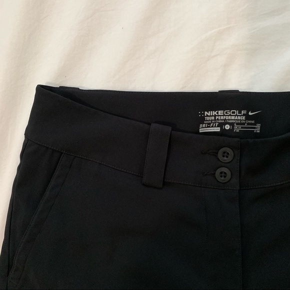 Nike Golf Shorts - Picture 2 of 4